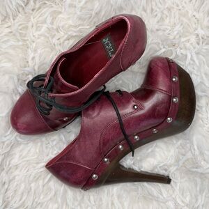 VTG N.Y.L.A. “Tacey” Burgundy Studded Leather Platform Heels, Y2K deadstock - 7